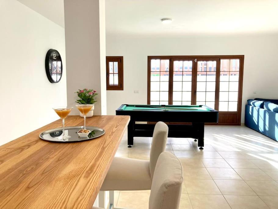 Luxury 4-Bedroom Villa With Heated Pool + Sea View ปลายาบลังกา ภายนอก รูปภาพ