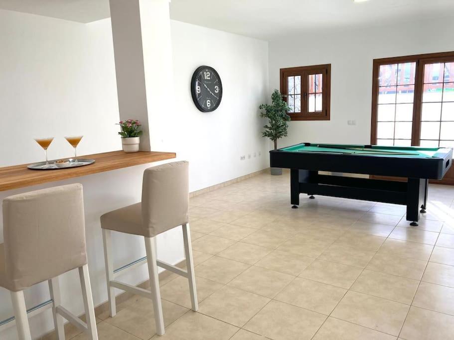 Luxury 4-Bedroom Villa With Heated Pool + Sea View ปลายาบลังกา ภายนอก รูปภาพ