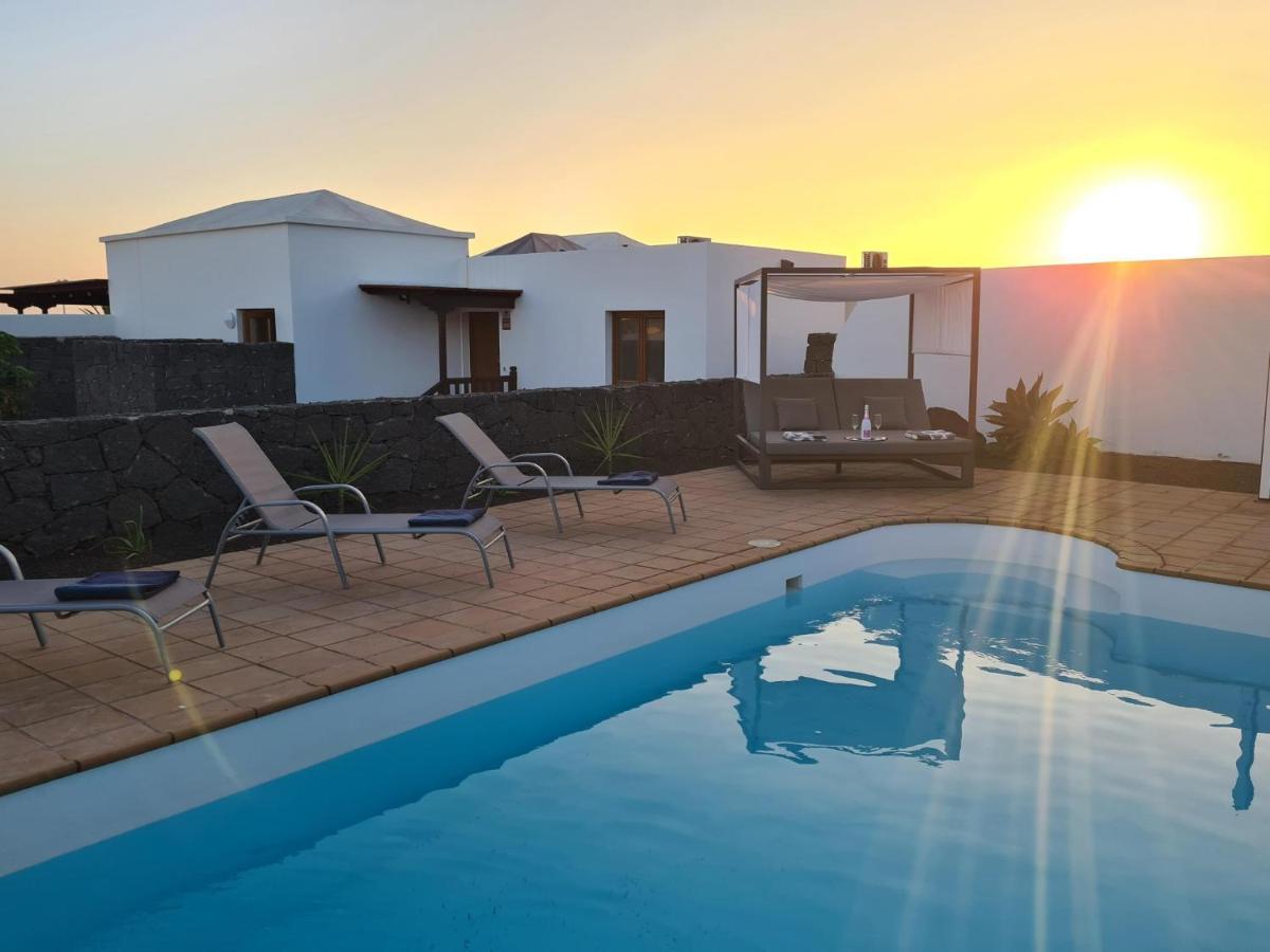 Luxury 4-Bedroom Villa With Heated Pool + Sea View ปลายาบลังกา ภายนอก รูปภาพ